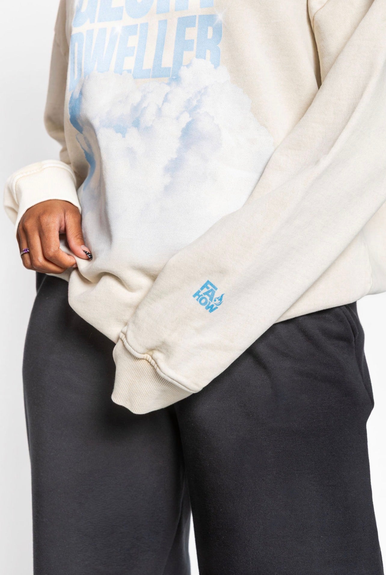 GLORY DWELLER Snow Washed Oversized Sweatshirt